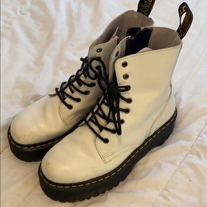 White platform doc martens 🤍